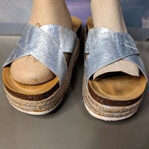 Boutique by Corky's Addison 8.5 silver cross strap 2" platform cork&rope sandals